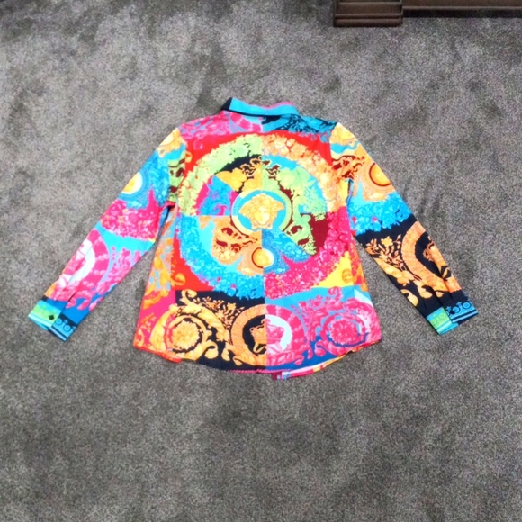 Ladies MultiColor Button Down Shirt.. Size M - Picture 2 of 2